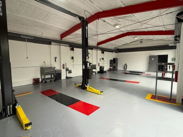 Coopers DIY Garage bay interior